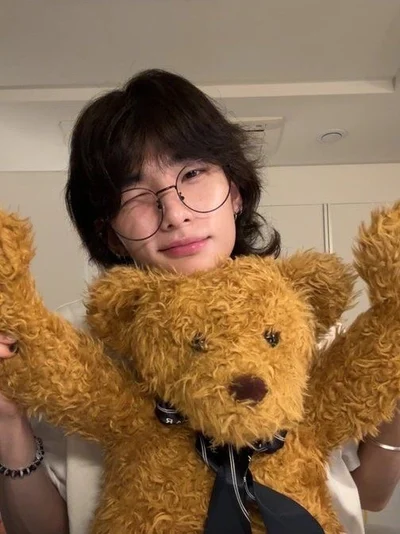 hwang hyunjin